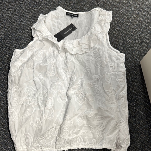 Jones New York tank 2X // 060512 - Picture 1 of 2